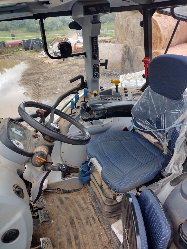 Tracteur chargeur NEW HOLLAND T 5.110 - photo slide 4
