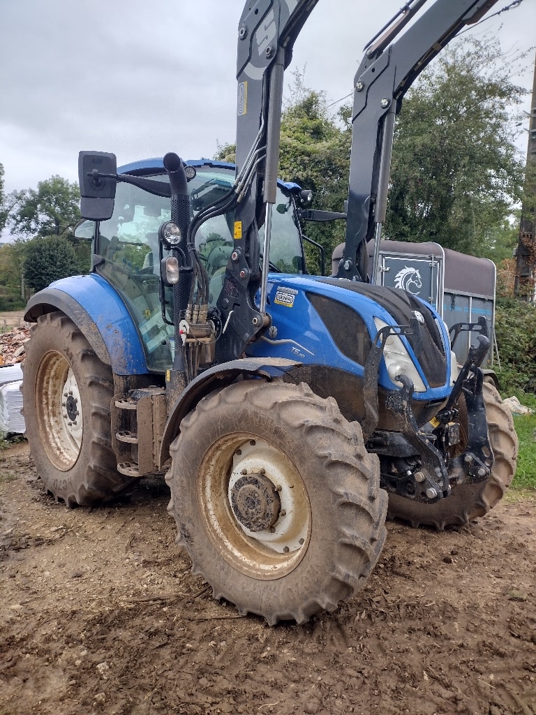 Tracteur chargeur NEW HOLLAND T 5.110 - photo slide 6