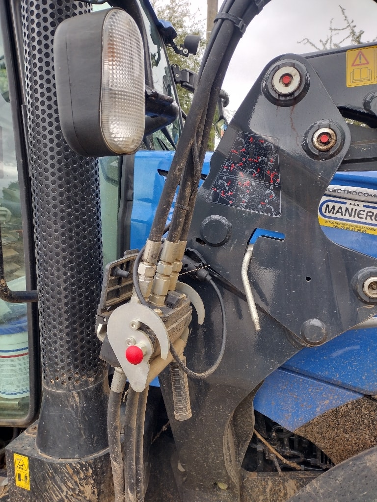 Tracteur chargeur NEW HOLLAND T 5.110 - photo slide 19