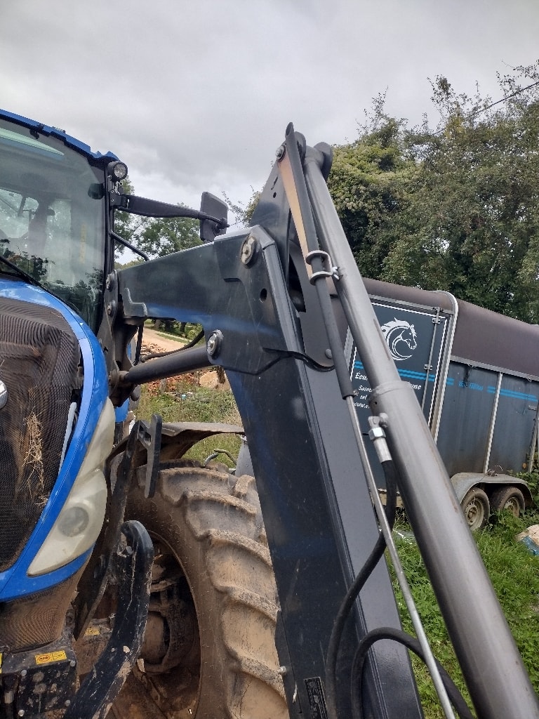 Tracteur chargeur NEW HOLLAND T 5.110 - photo slide 23