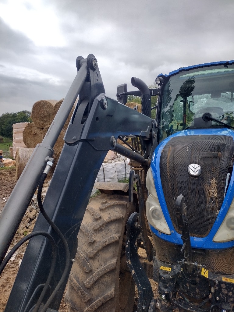 Tracteur chargeur NEW HOLLAND T 5.110 - photo slide 24