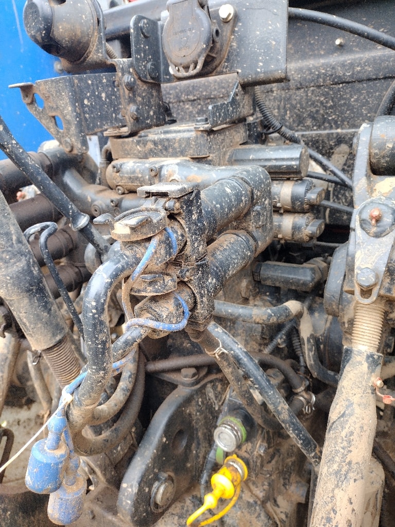 Tracteur chargeur NEW HOLLAND T 5.110 - photo slide 29