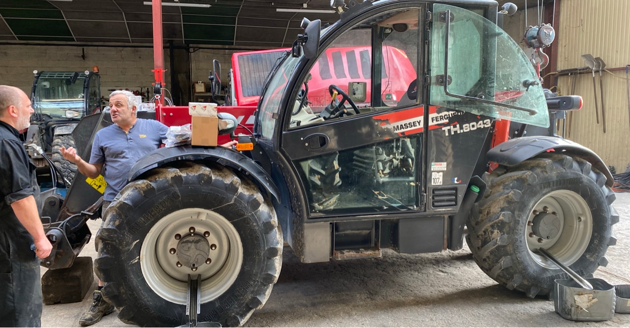 Telescopique MASSEY FERGUSON TH 8043 - photo slide 2