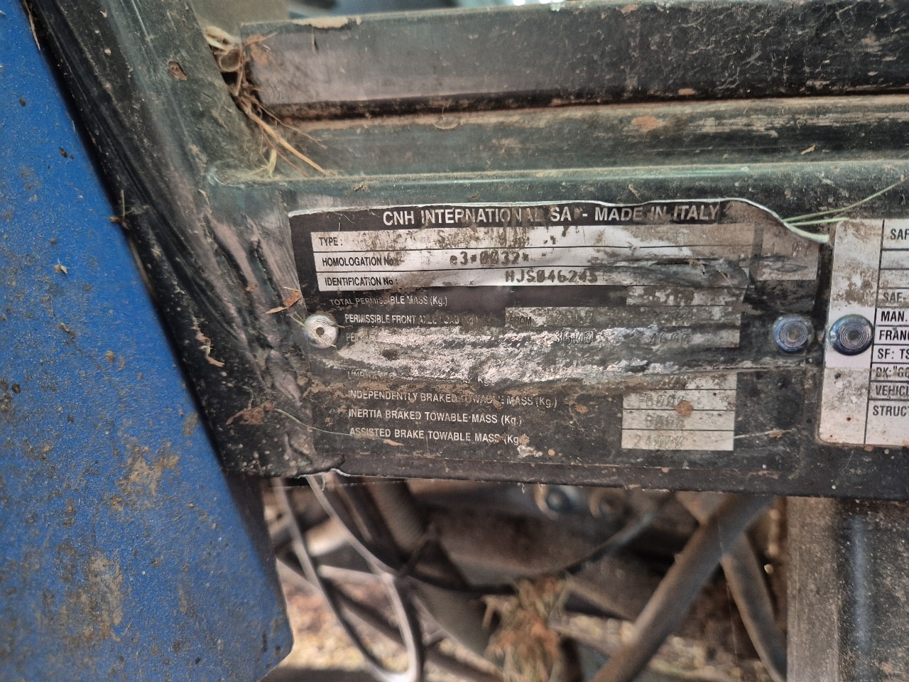 Tracteur NEW HOLLAND TL80A - photo slide 9