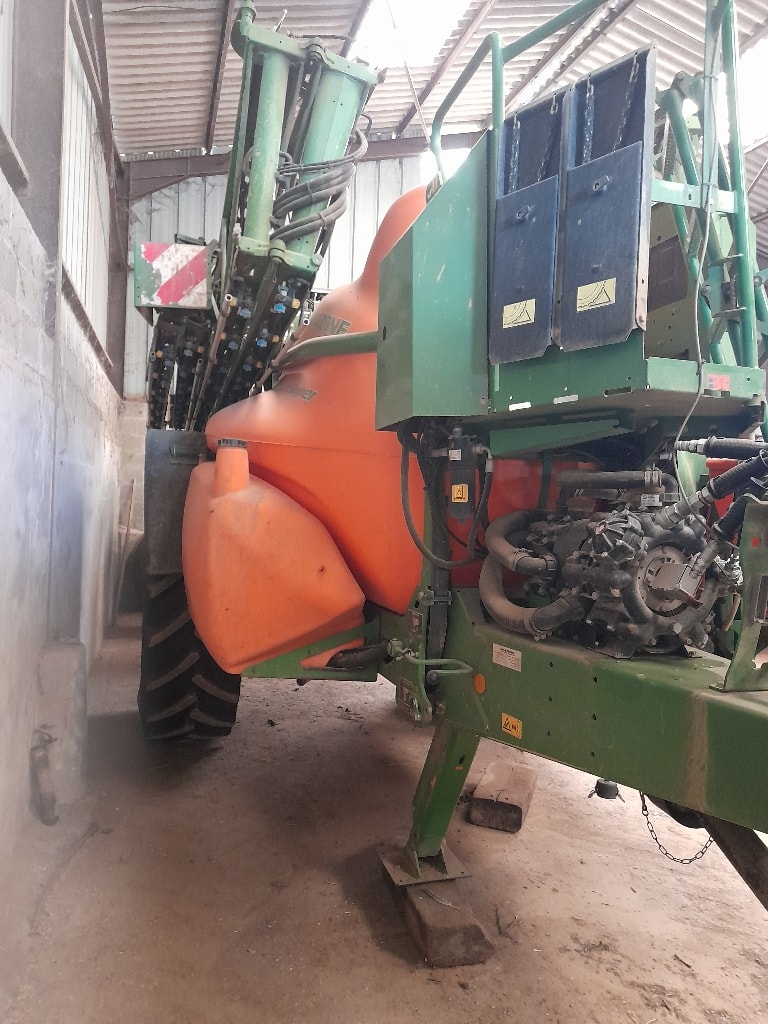 Pulverisateur AMAZONE Ux4200 super premium - photo slide 3