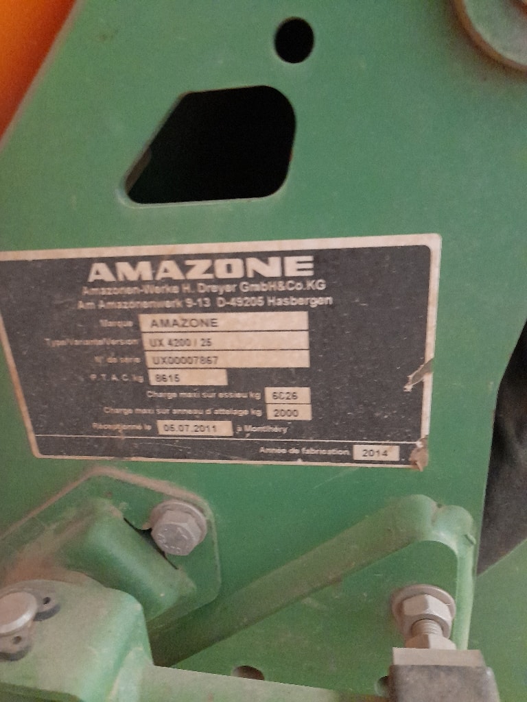 Pulverisateur AMAZONE Ux4200 super premium - photo slide 6