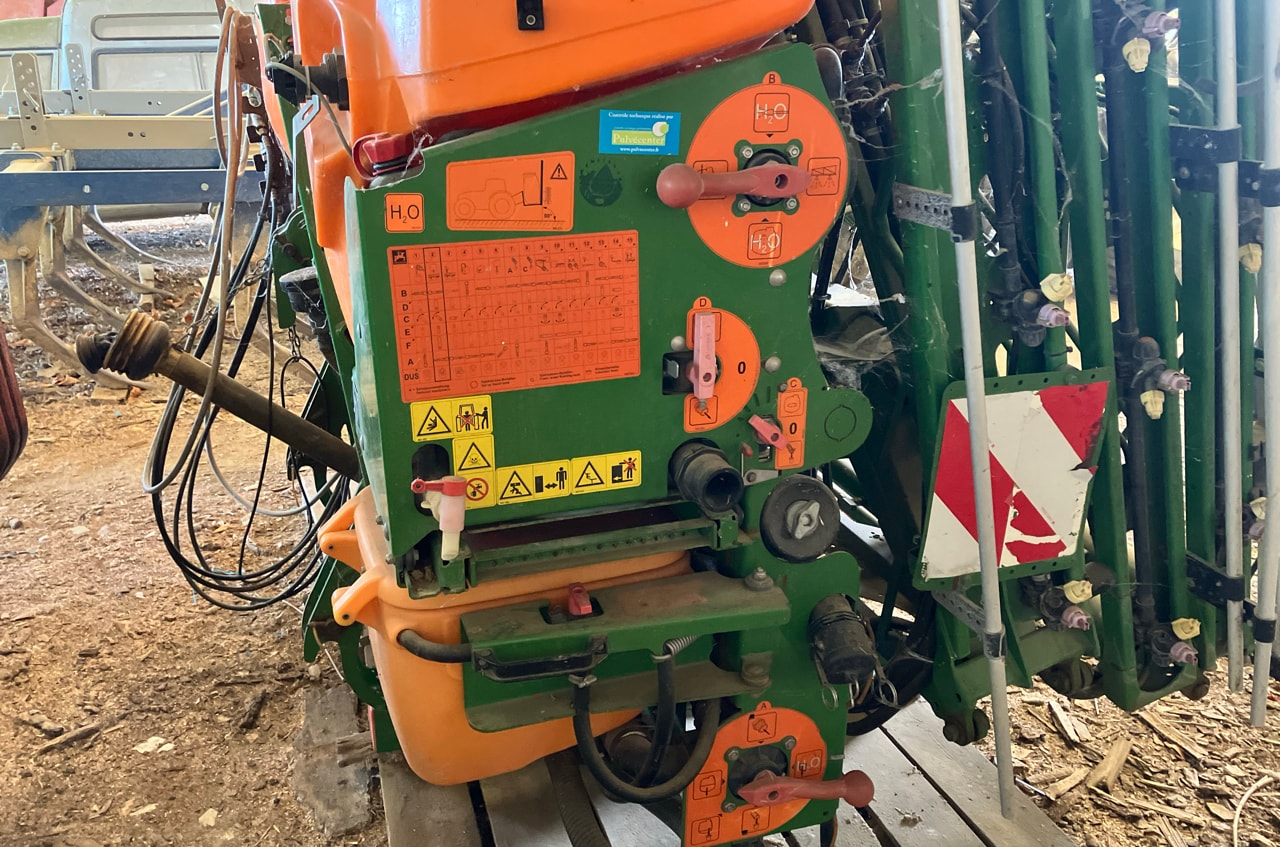 Pulverisateur AMAZONE UF1201 - photo slide 4