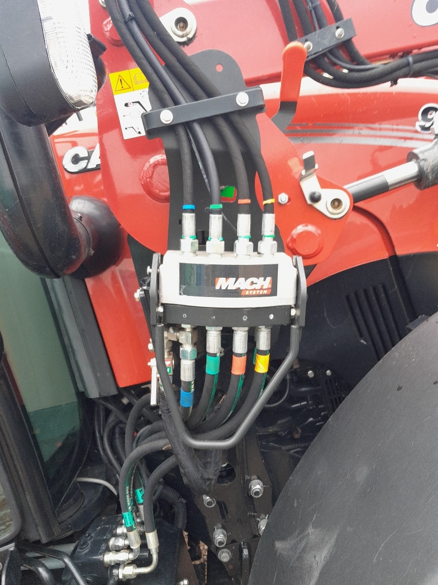 Tracteur chargeur CASE IH Farmall 90c - photo slide 11