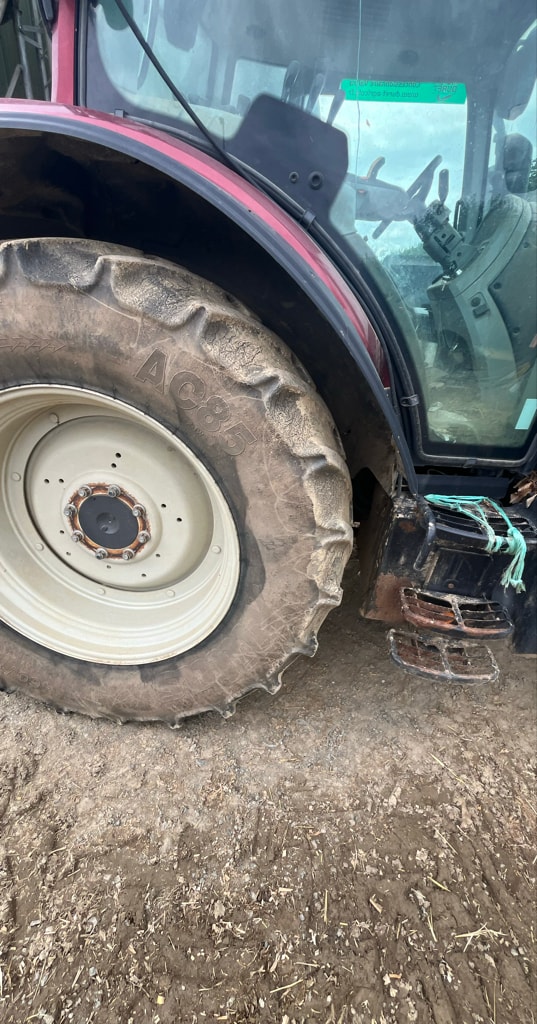 Tracteur chargeur VALTRA N114 - photo slide 8
