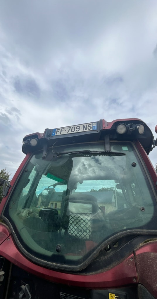 Tracteur chargeur VALTRA N114 - photo slide 10