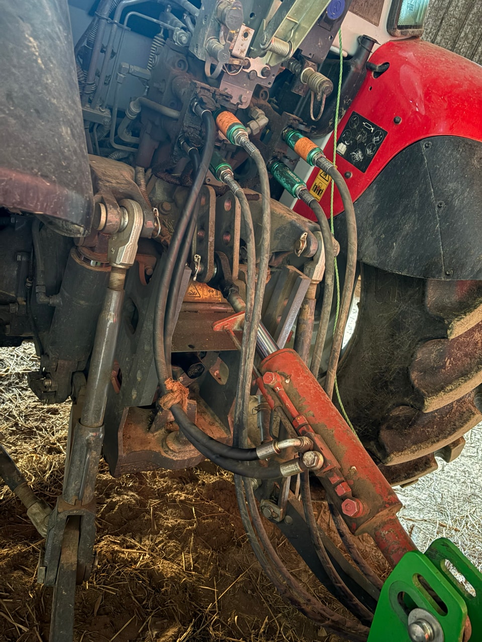 Tracteur MASSEY FERGUSON 5S.105 - photo slide 10