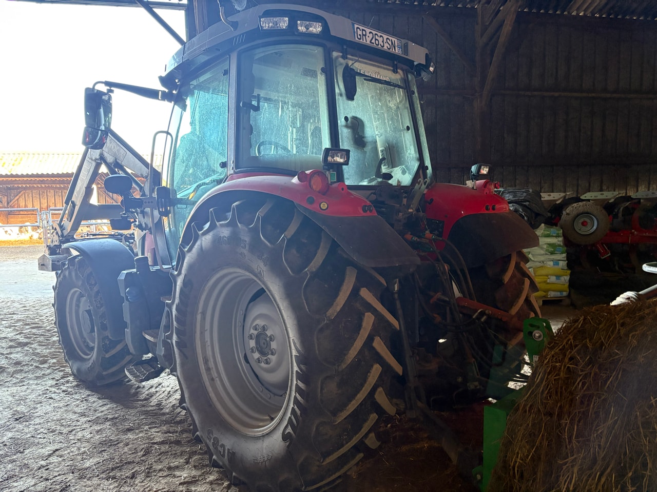 Tracteur MASSEY FERGUSON 5S.105 - photo slide 7