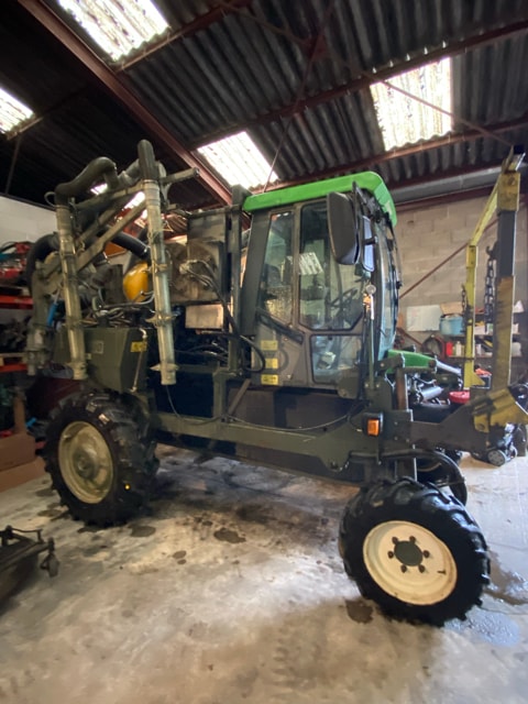 Tracteur enjambeur TECNOMA TPH - photo slide 1