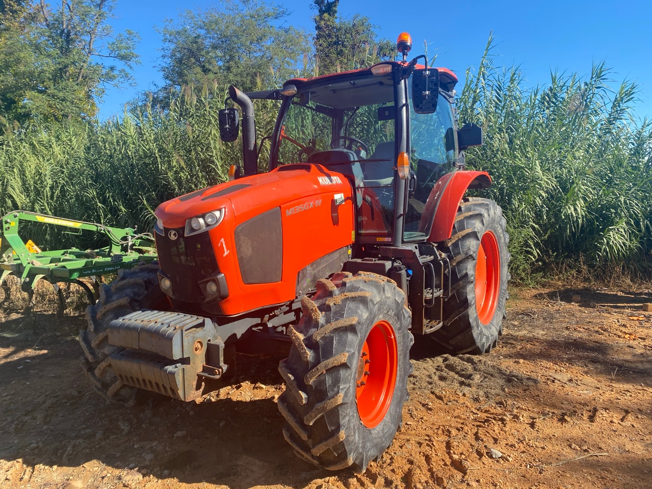 Tracteur KUBOTA M135GX-IV - photo slide 2
