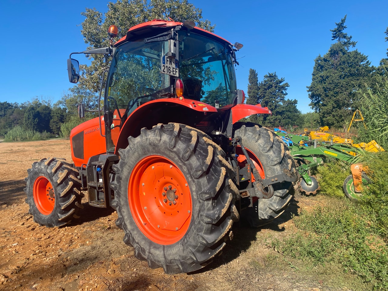 Tracteur KUBOTA M135GX-IV - photo slide 7