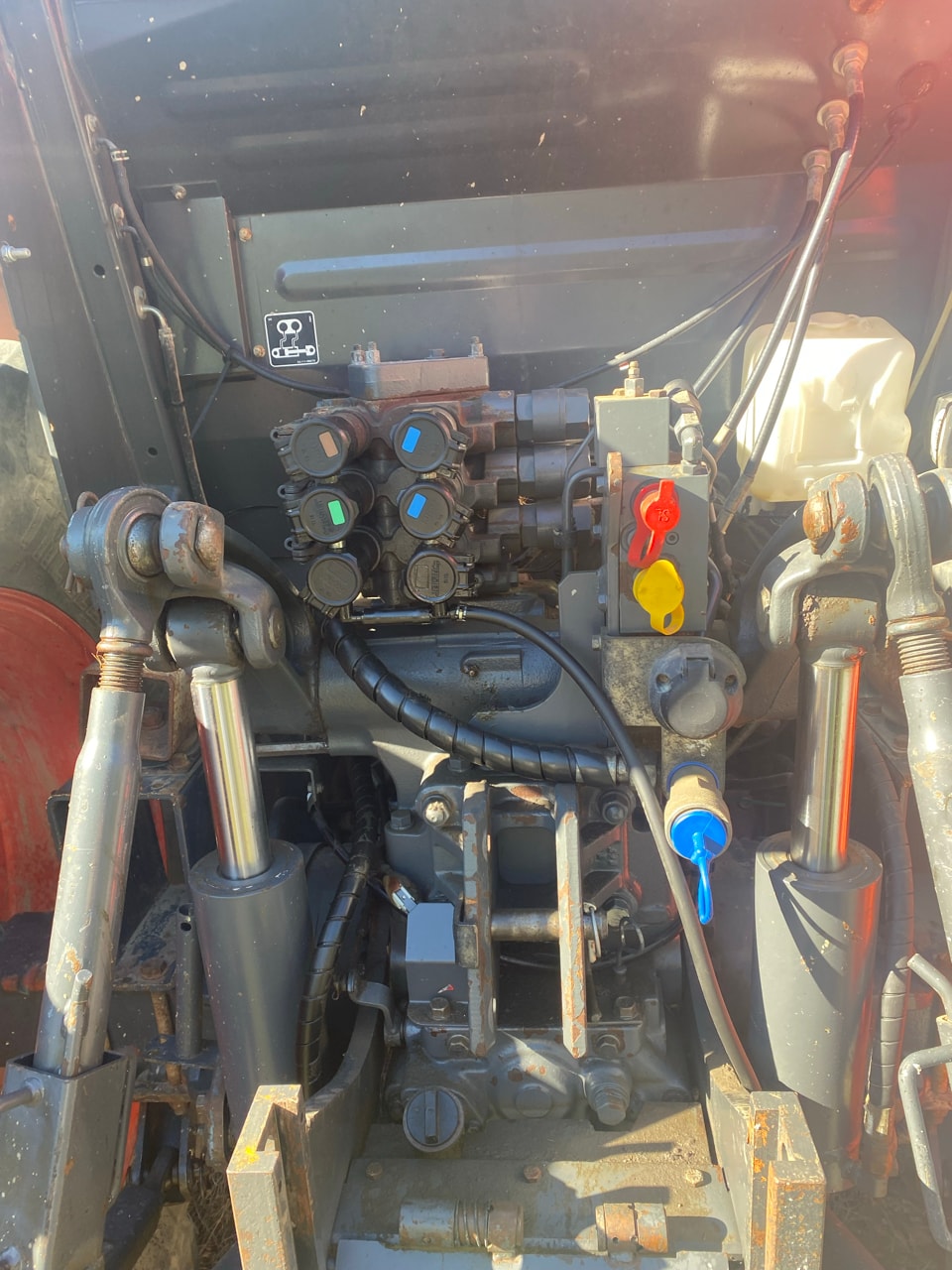 Tracteur KUBOTA M135GX-IV - photo slide 11