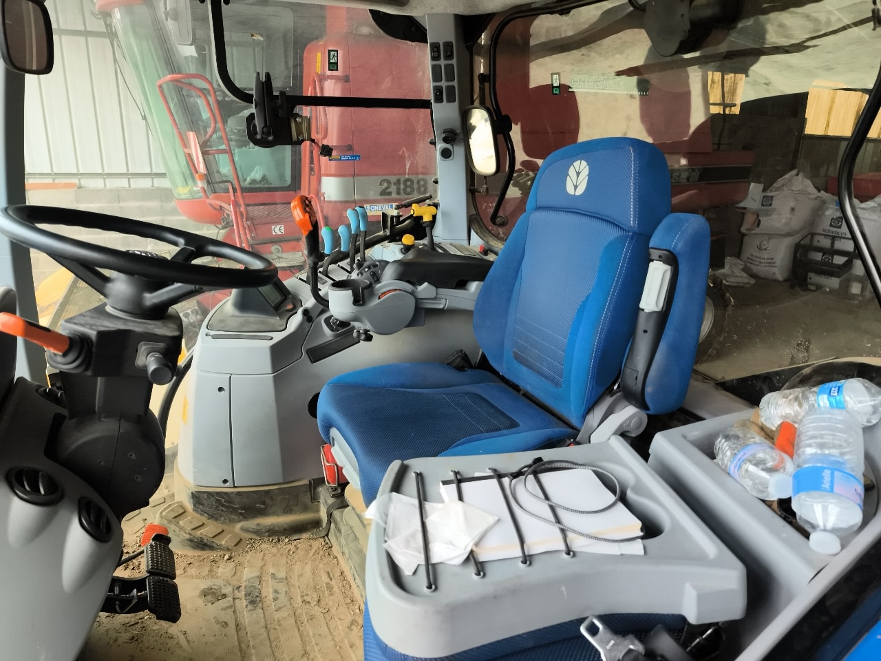 Tracteur NEW HOLLAND T7.245 PC CLASSIC - photo slide 7