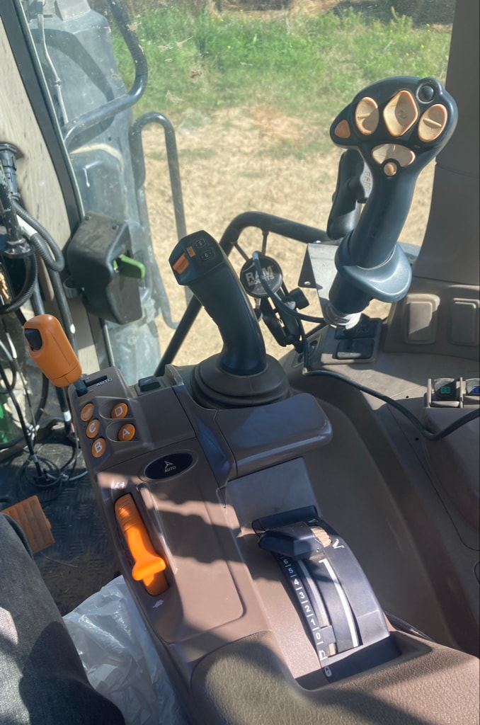 Tracteur chargeur JOHN DEERE 6110M - photo slide 15