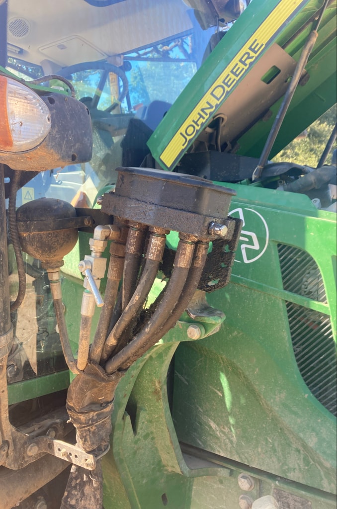 Tracteur chargeur JOHN DEERE 6110M - photo slide 16