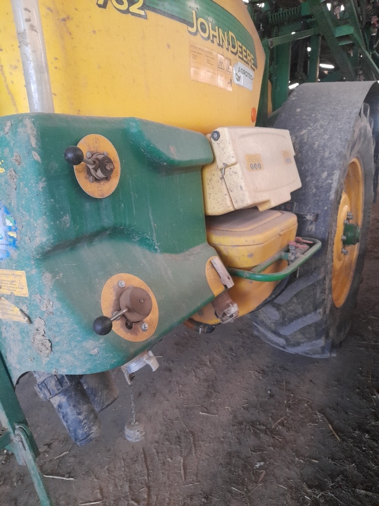 Pulverisateur JOHN DEERE 732 - photo slide 7