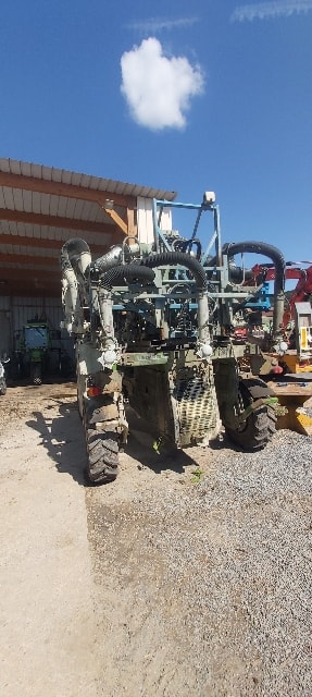Tracteur enjambeur TECNOMA S120 - photo slide 3