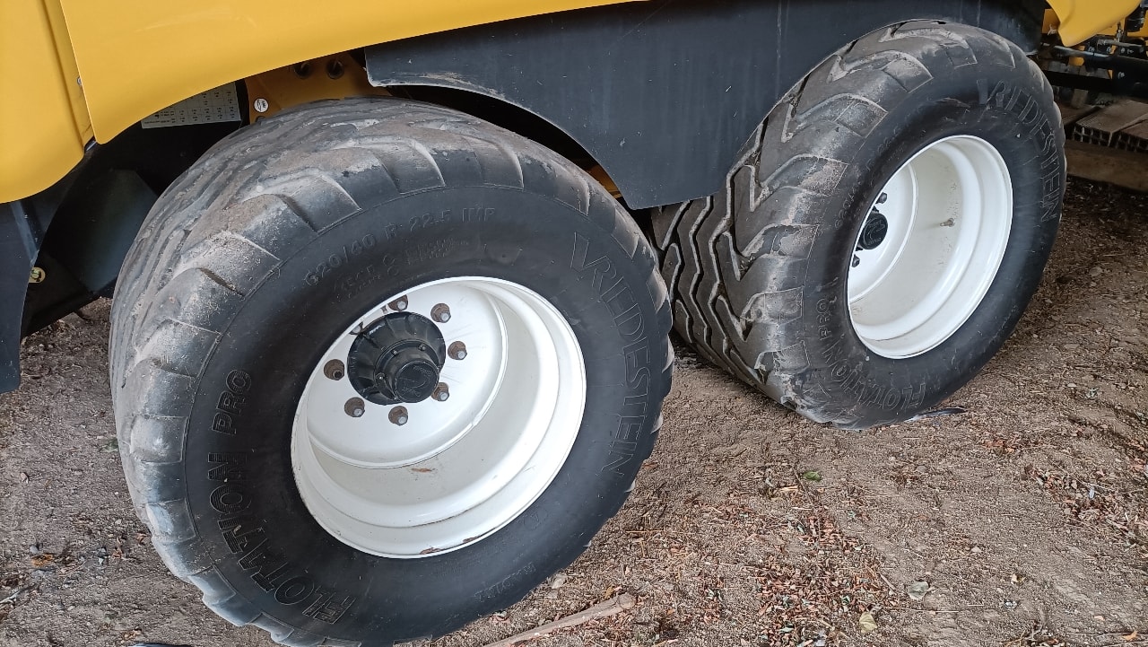 Presse haute densite NEW HOLLAND 1290 Plus - photo slide 5