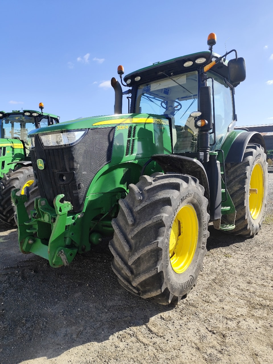 Tracteur JOHN DEERE 7230R - photo slide 1