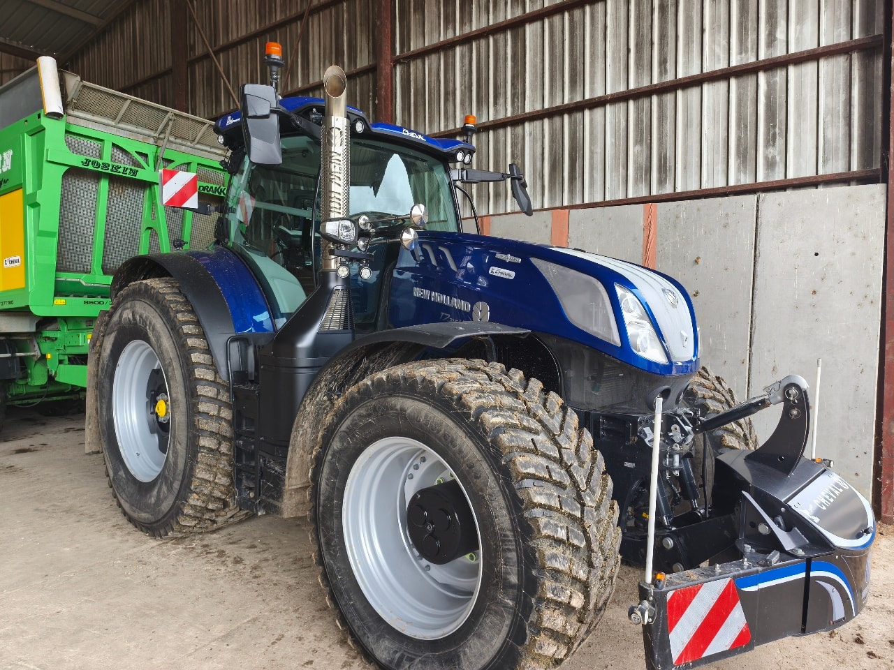 Tracteur NEW HOLLAND T7.315 HD - photo slide 1
