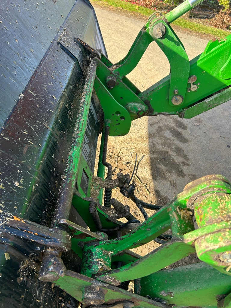 Tracteur JOHN DEERE 6195R - photo slide 8
