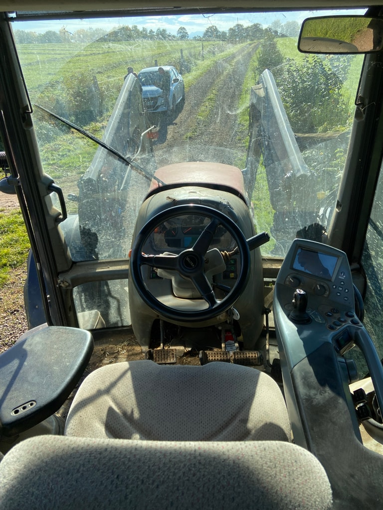 Tracteur chargeur VALTRA N111 - photo slide 12