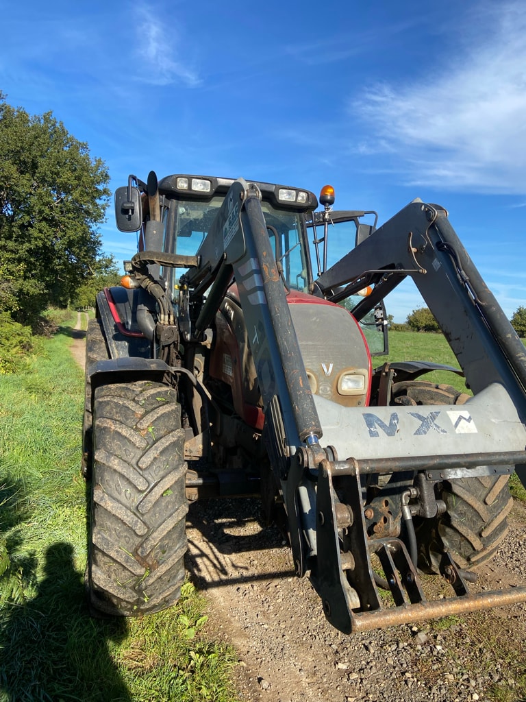 Tracteur chargeur VALTRA N111 - photo slide 2