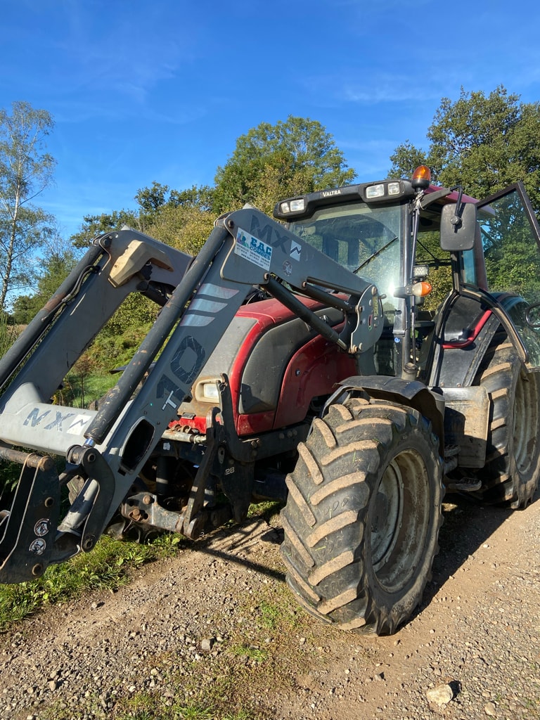 Tracteur chargeur VALTRA N111 - photo slide 1