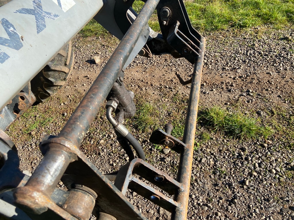 Tracteur chargeur VALTRA N111 - photo slide 10