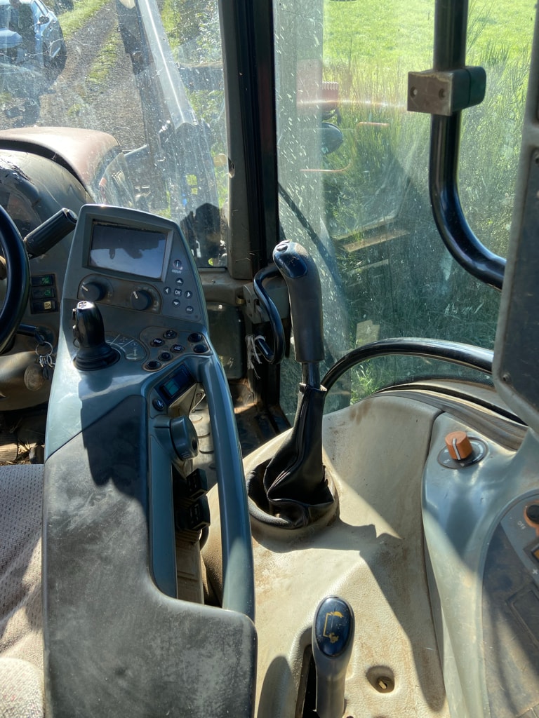 Tracteur chargeur VALTRA N111 - photo slide 11