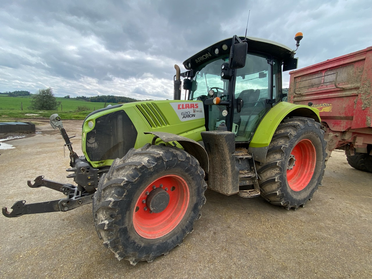 Tracteur CLAAS Arion 620 CIS - photo slide 1