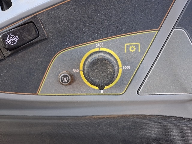 Tracteur chargeur VALTRA N175A - photo slide 14