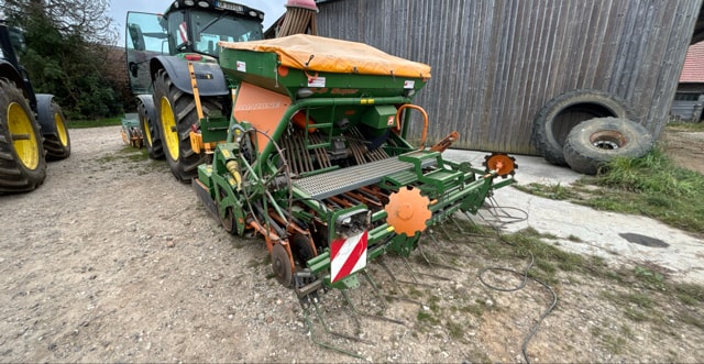 Combine de Semis AMAZONE KG 3001 spécial 300 ch - photo slide 3
