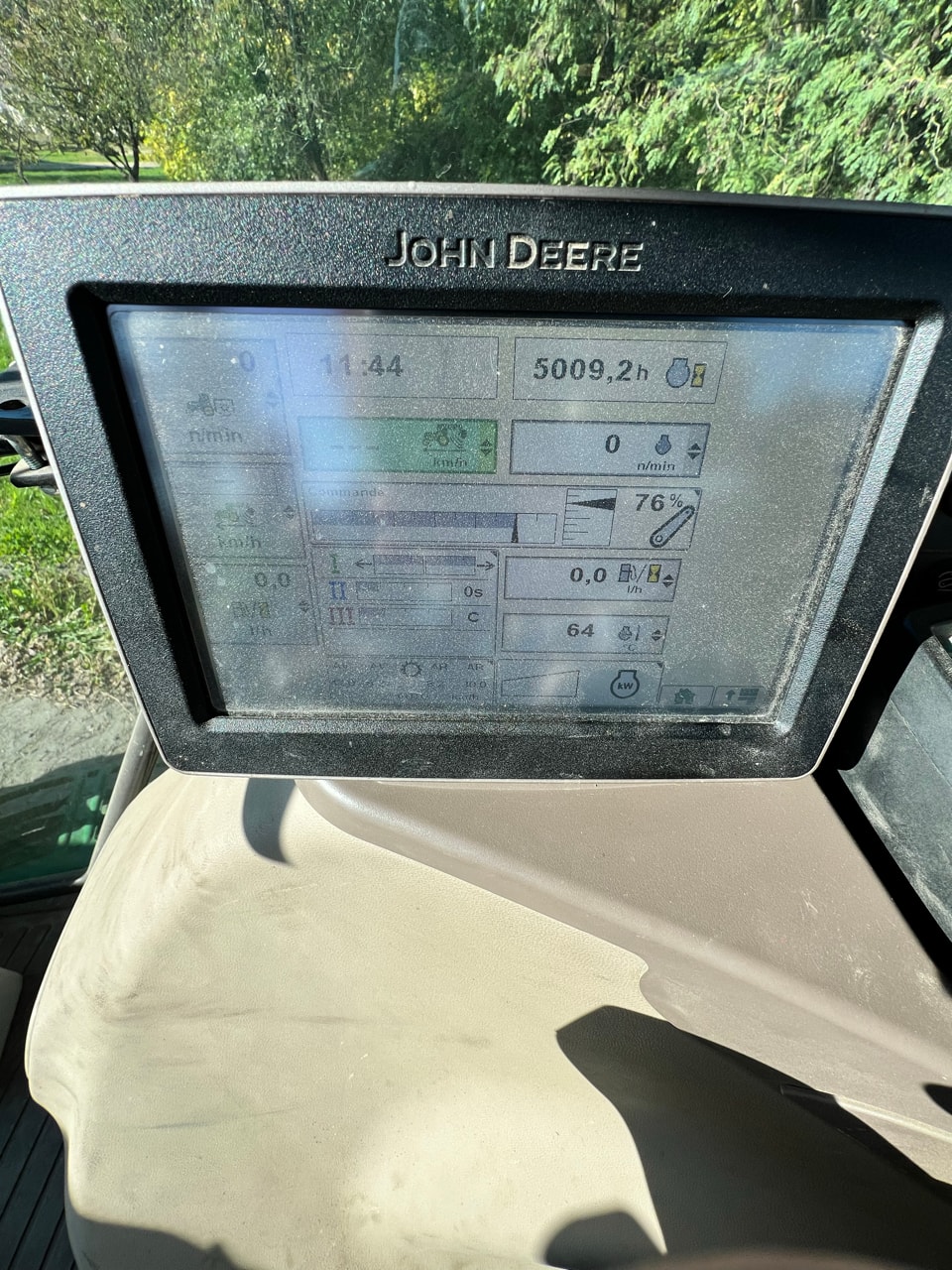 Tracteur JOHN DEERE 6140R - photo slide 2