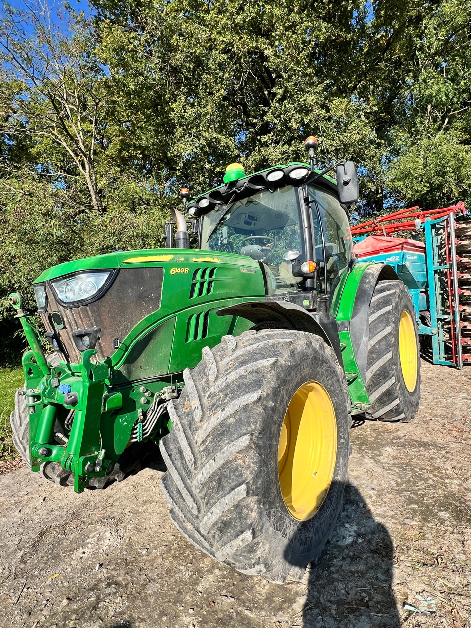 Tracteur JOHN DEERE 6140R - photo slide 5