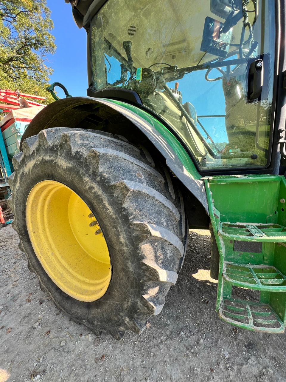 Tracteur JOHN DEERE 6140R - photo slide 9