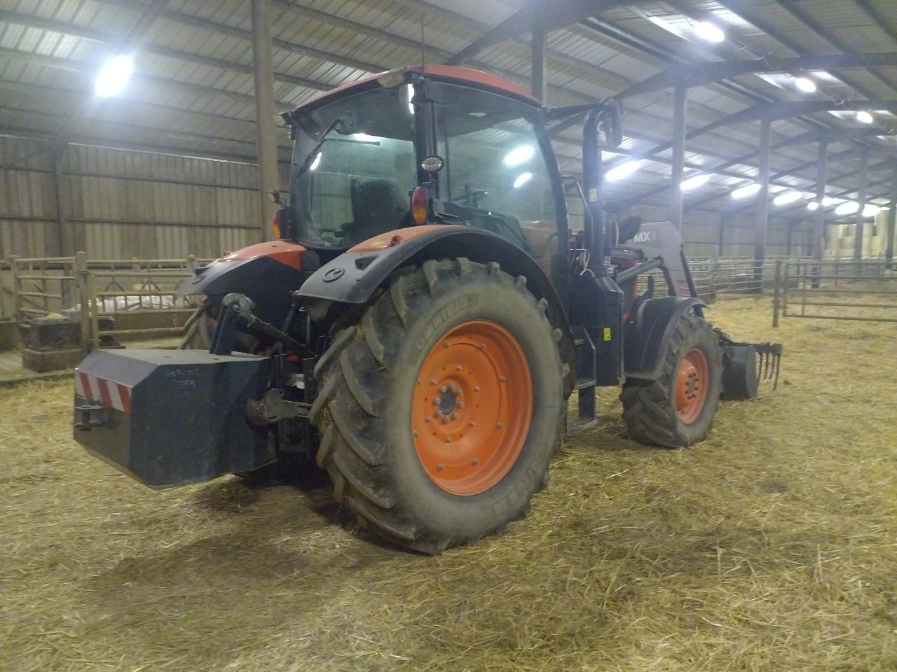 Tracteur chargeur KUBOTA M125 GXS-III - photo slide 7