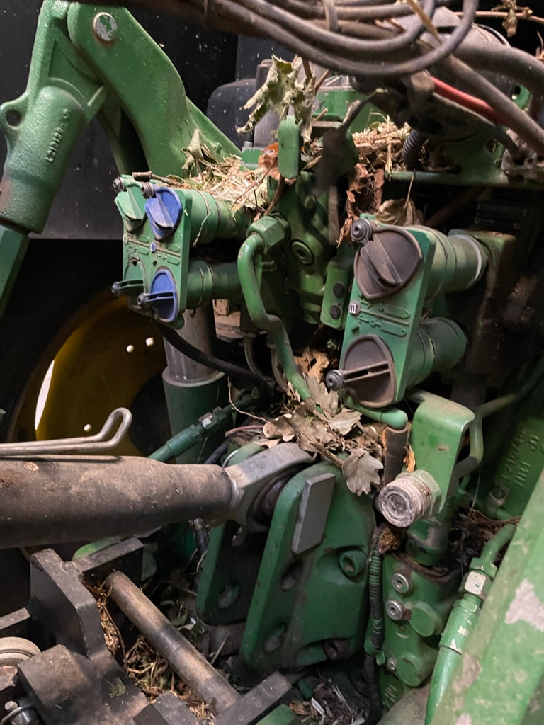 Tracteur JOHN DEERE 6110M - photo slide 11