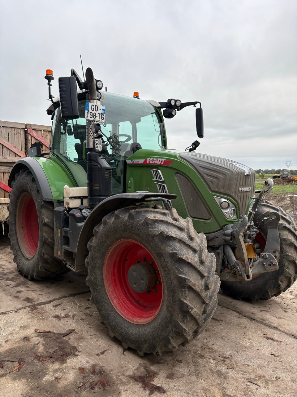 Tracteur FENDT 720 VARIO PROFI + - photo slide 2