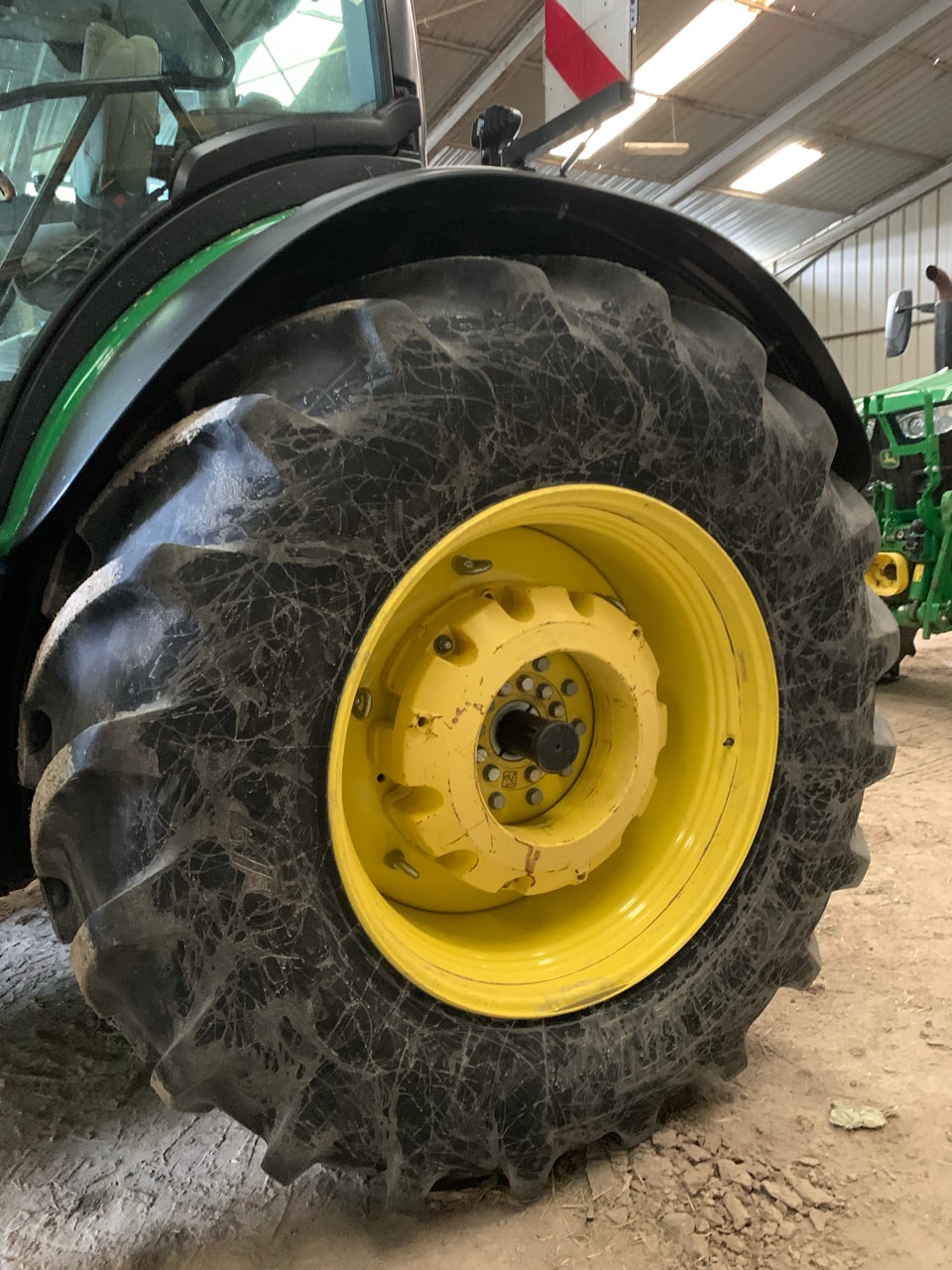 Tracteur JOHN DEERE 6250R - photo slide 12
