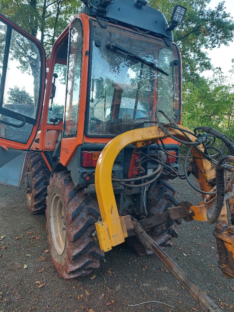 Tracteur etroit REFORM Hölder 770 - photo slide 4