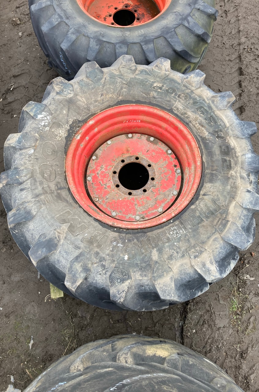 Pneumatique TRELLEBORG 800/65R32 TM2000 - photo slide 3