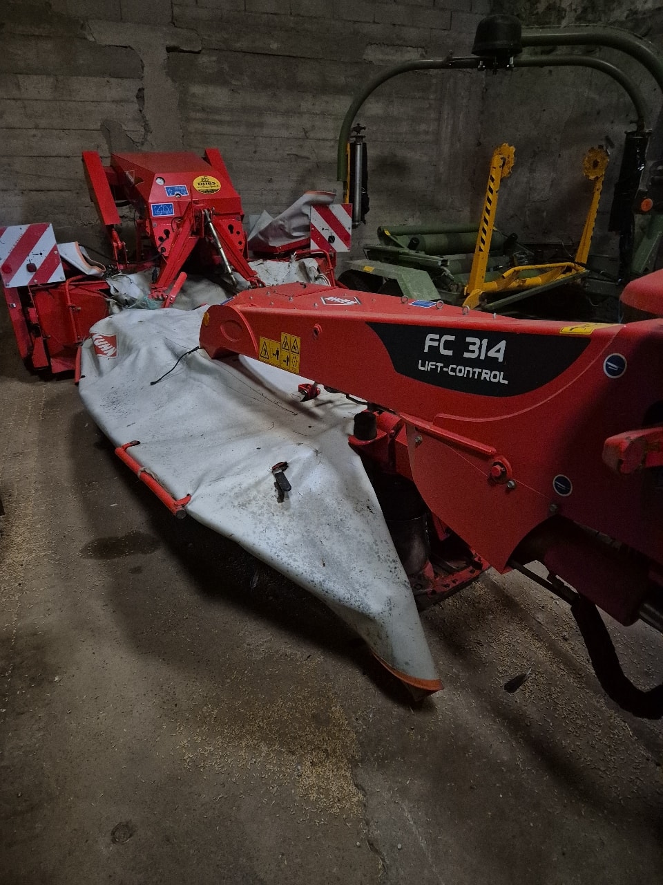 Faucheuse conditionneuse KUHN FC 314 lift control - photo slide 5