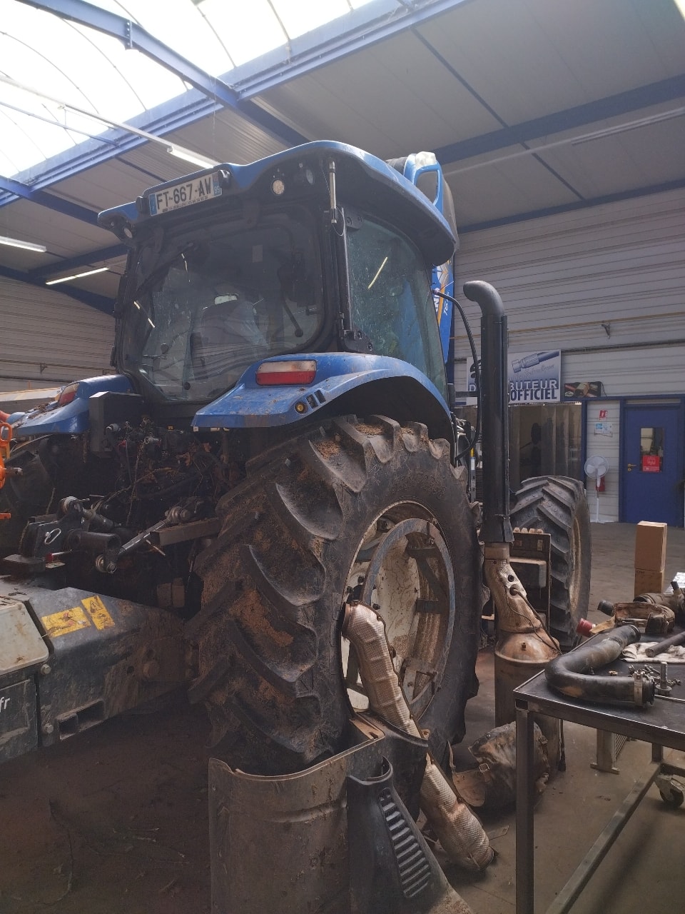 Tracteur NEW HOLLAND T6.145 DCT  - photo slide 7