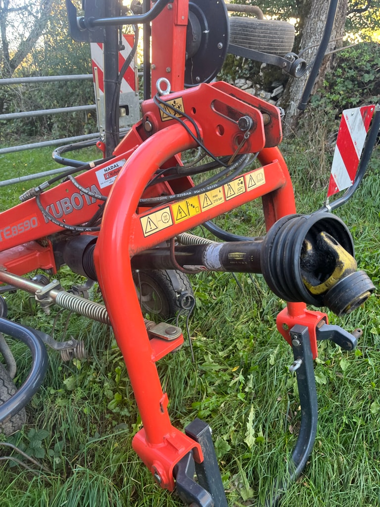 Faneuse KUBOTA TE 8590 - photo slide 6