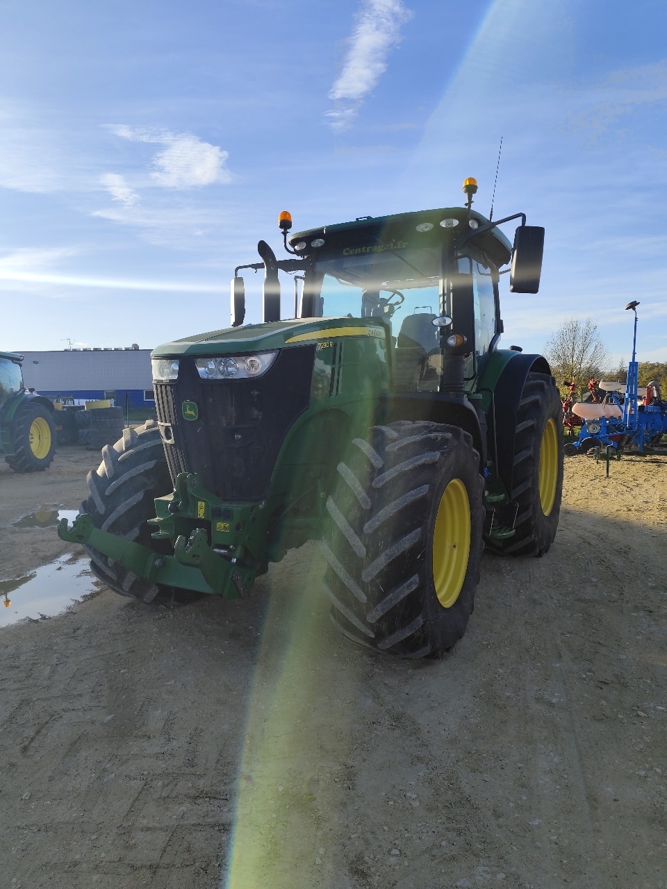 Tracteur JOHN DEERE 7230R - photo slide 1